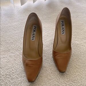 Tan Leather Heels with Pointed Toe